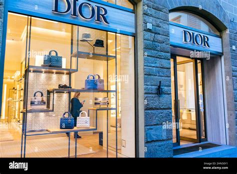 dior italy store.